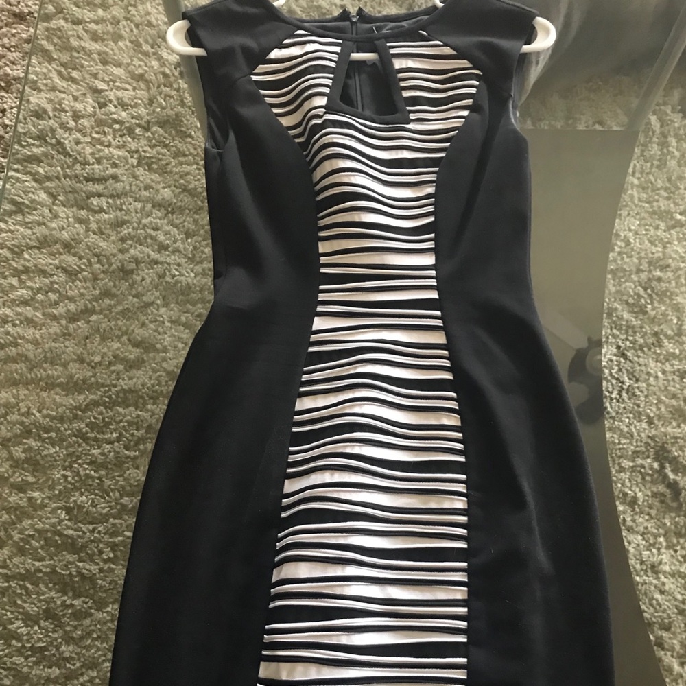 Cache black and white midi dress peep hole